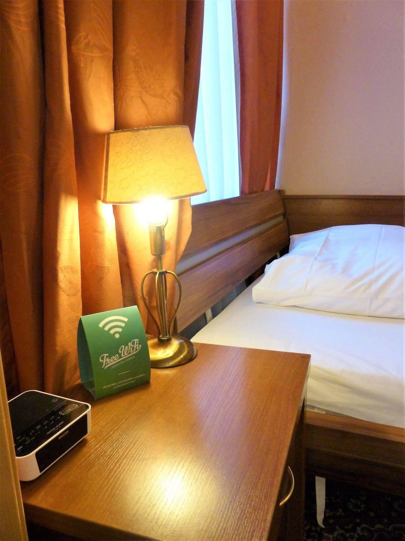 Hotel Pension Savoy Near Kurfuerstendamm Berlin Eksteriør billede