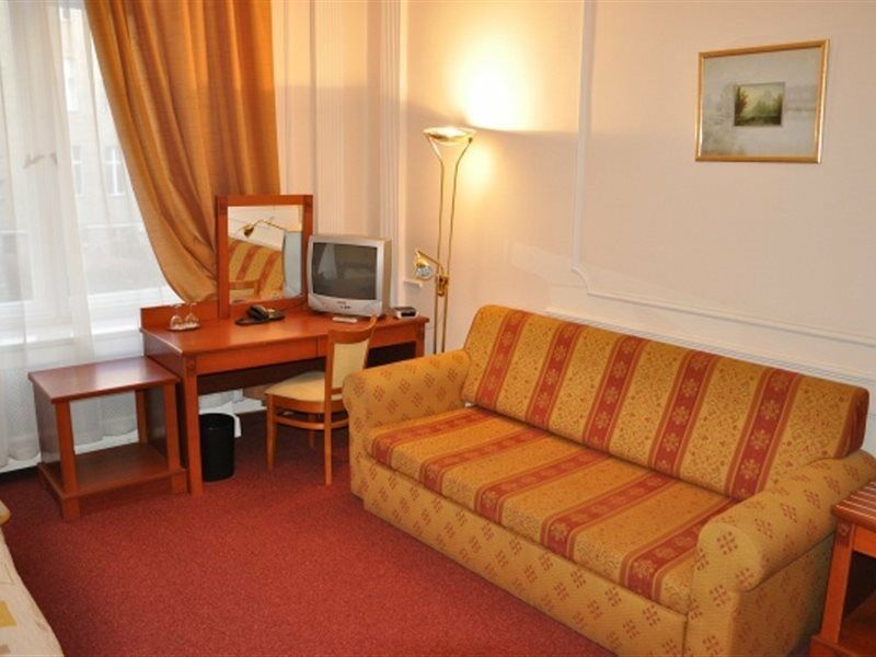 Hotel Pension Savoy Near Kurfuerstendamm Berlin Eksteriør billede