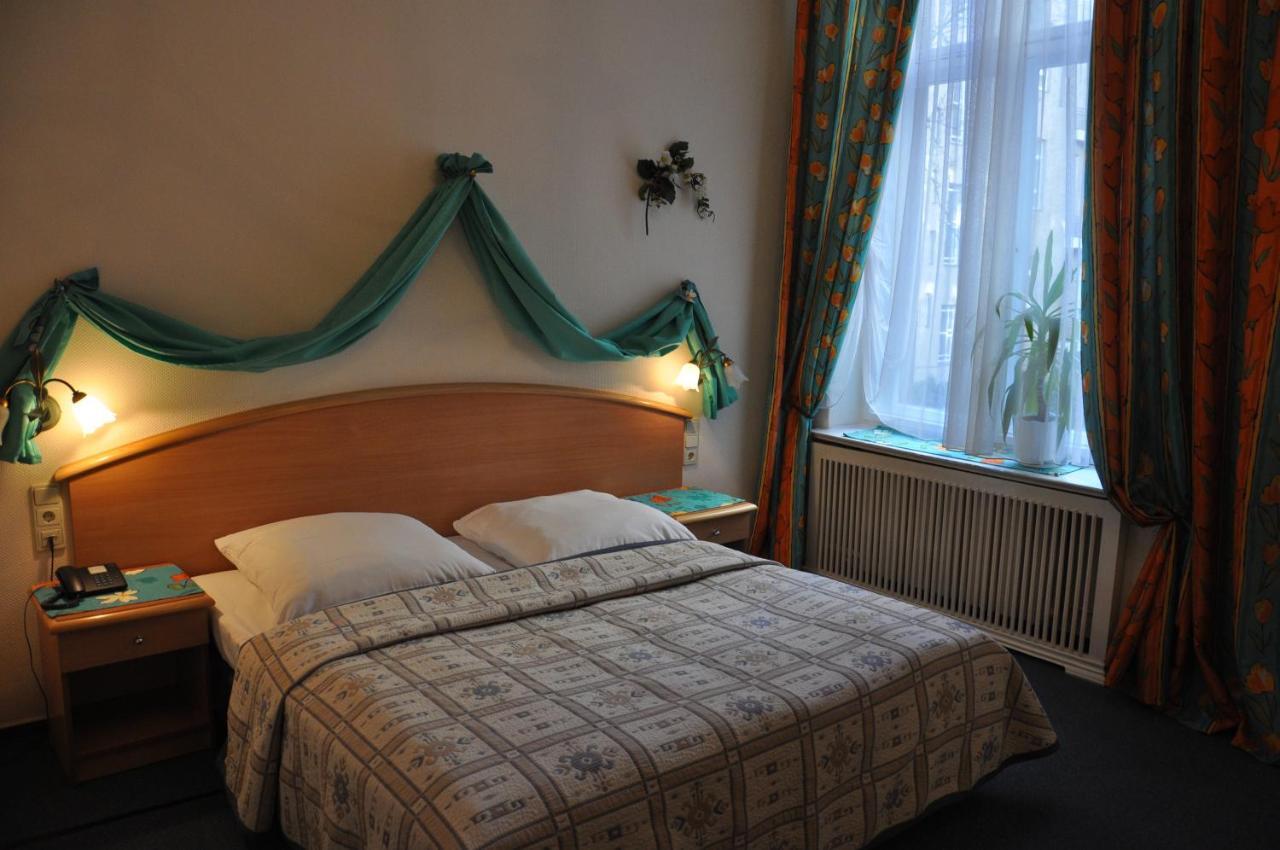 Hotel Pension Savoy Near Kurfuerstendamm Berlin Værelse billede