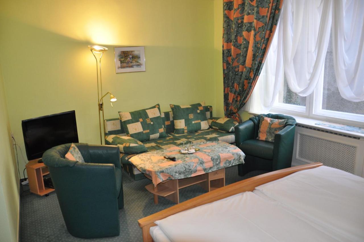 Hotel Pension Savoy Near Kurfuerstendamm Berlin Værelse billede