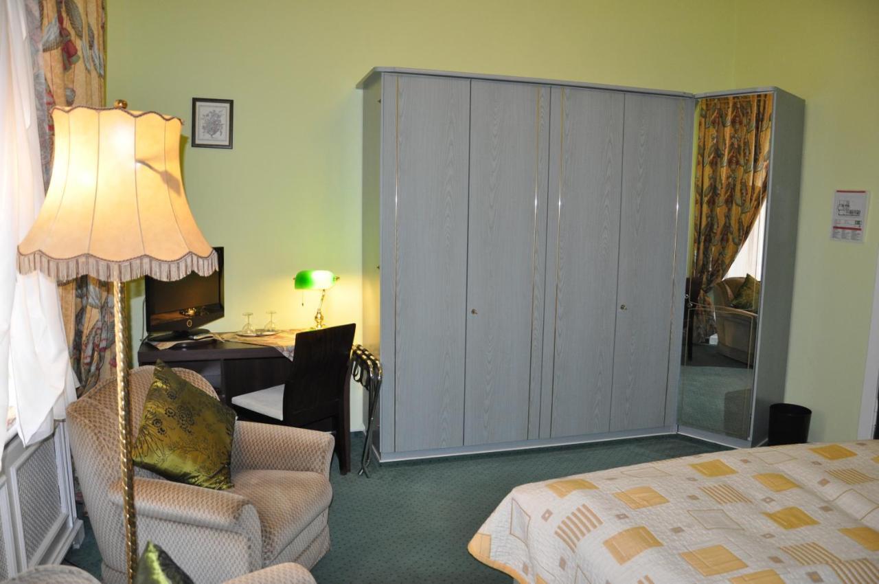 Hotel Pension Savoy Near Kurfuerstendamm Berlin Værelse billede